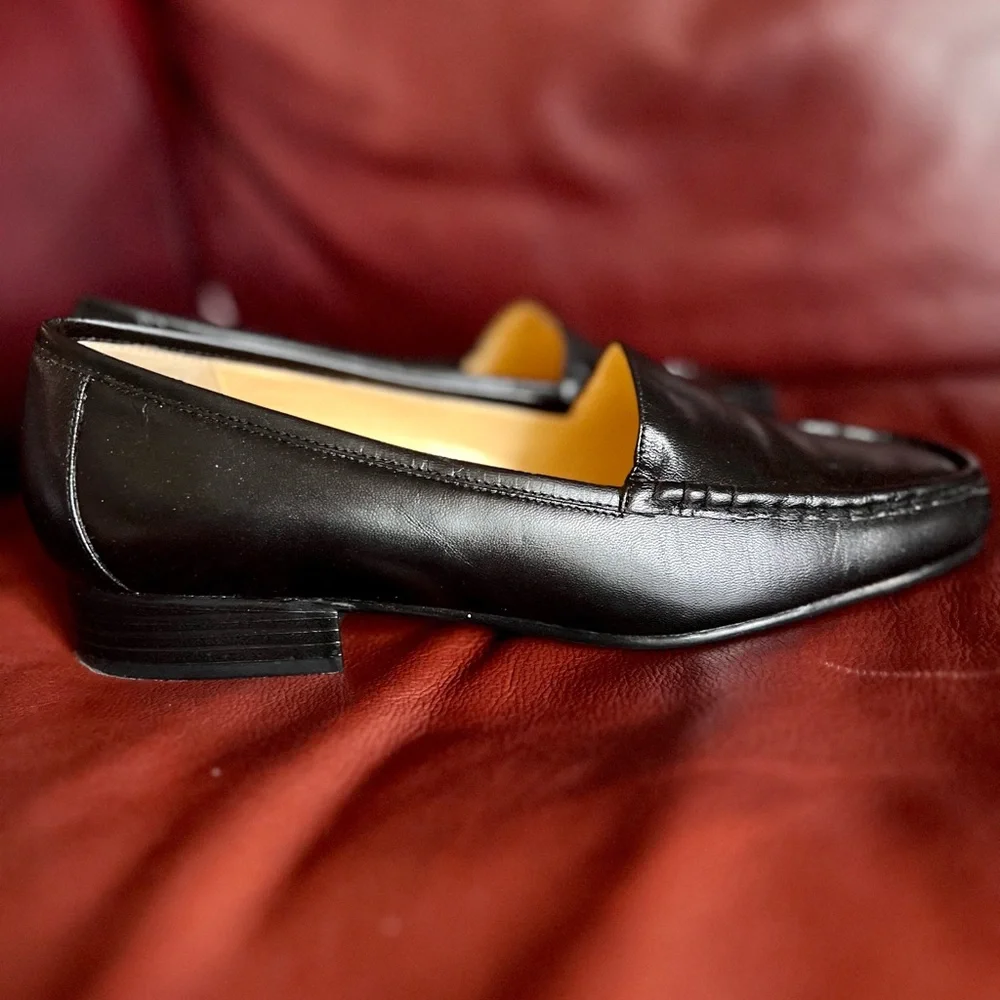 New in Box Vintage Women's Size 7 Bellini Black Leather Flats Loafers